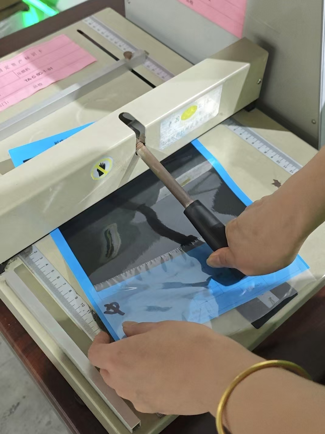 In scelerisque Lamination film inspectionem processus est momenti modo cursus qualitas fide et stabilitatem.